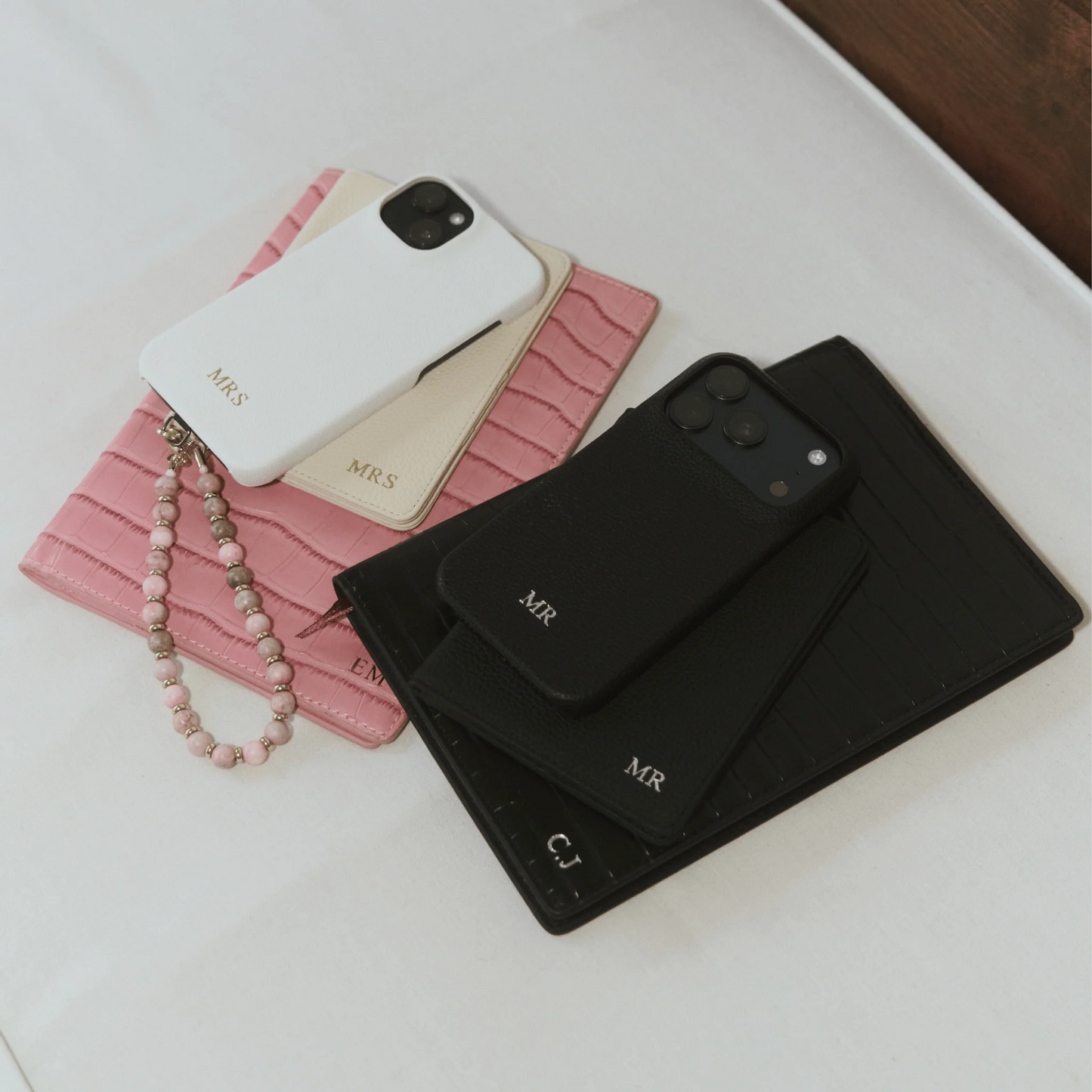 Pebble Crystal Hush — Funda de Piel Personalizada